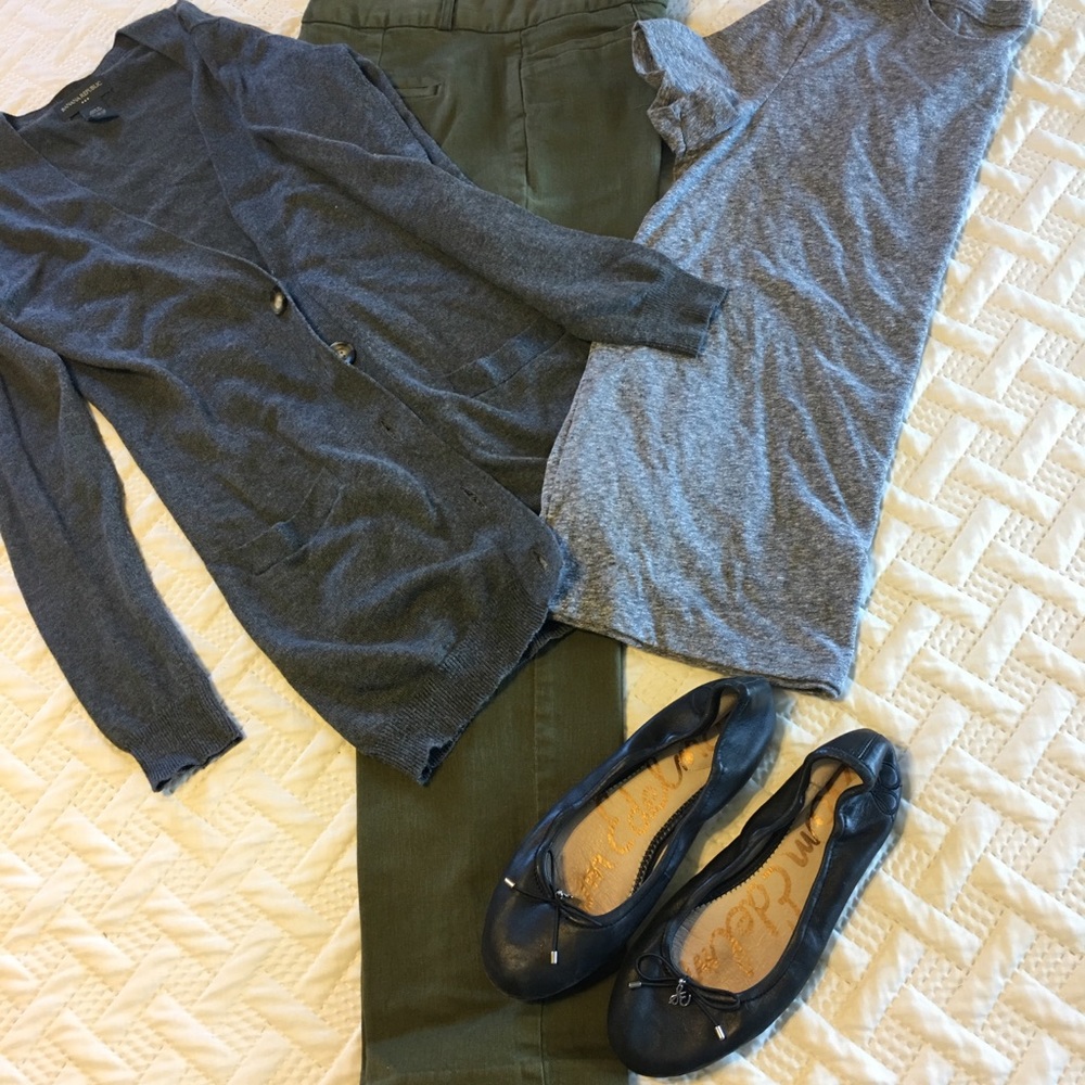 BR ankle pants, Sloan. BR grey sweater, t-shirt.